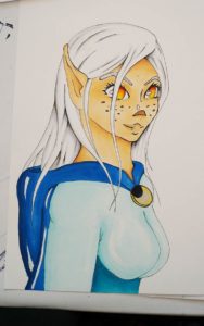 Mangagirl mit Elfenohren, leicht dämonenhaft mit weißem Haar und orangenen Augen.